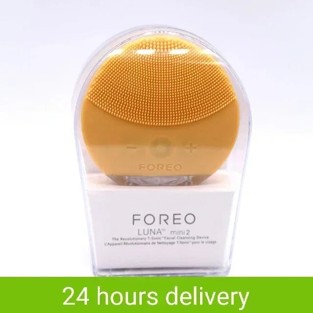Foreo Luna mini2 
Silicone facial cleansing brush